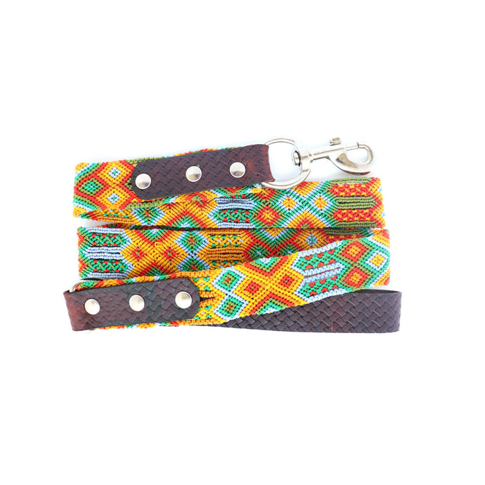 Leo Y Lola colorful macrame and leather dog leash handmade by artisans in Mexico