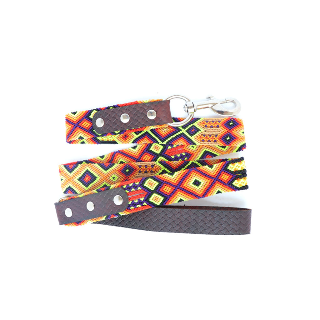 Leo Y Lola colorful macrame and leather dog leash handmade by artisans in Mexico